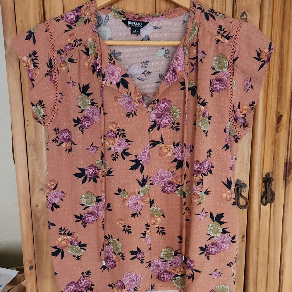Cap sleeve women's shirt